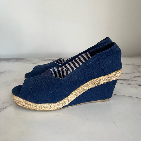 CL By Laundry Navy Blue Open Toe Wedges Size 7M - Picture 4 of 7